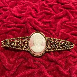 Vintage Gold Filigree Cameo Brooch